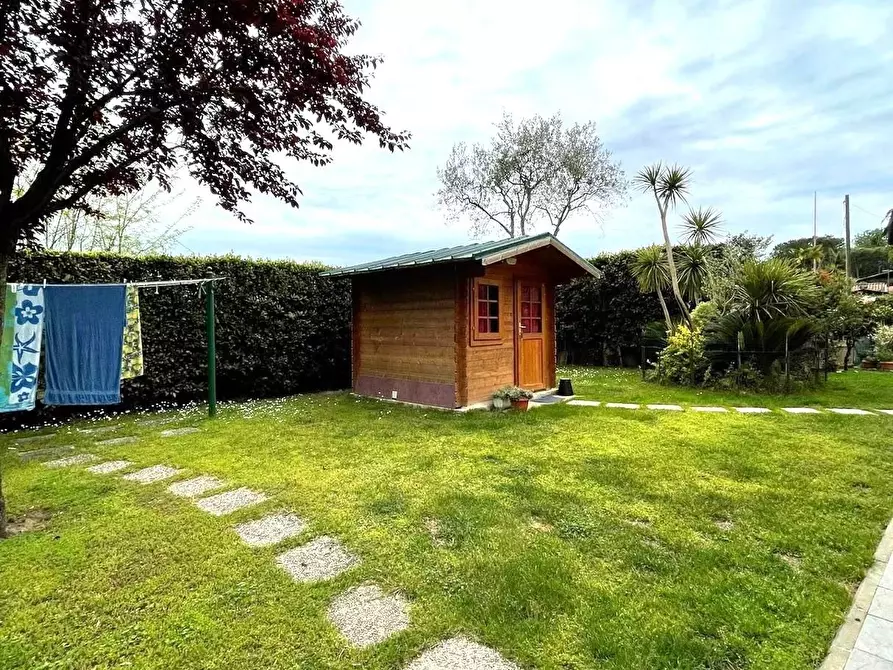 Immagine 12 di Casa bifamiliare in vendita  a Massa