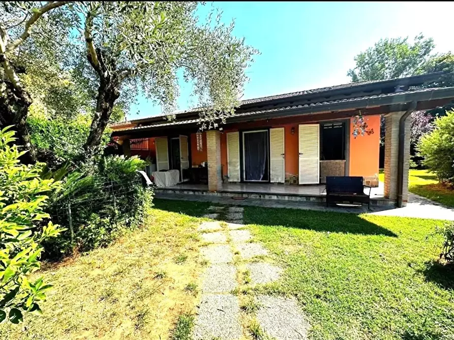 Immagine 15 di Casa bifamiliare in vendita  a Massa