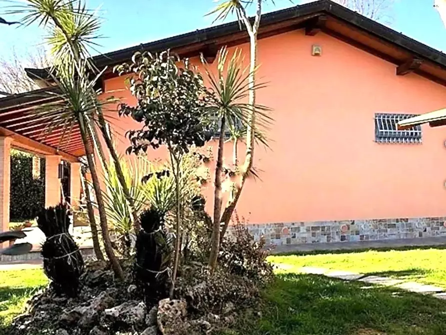 Immagine 14 di Casa bifamiliare in vendita  a Massa