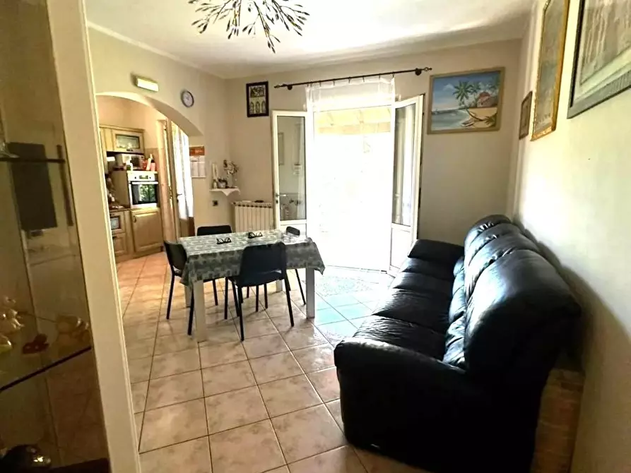 Immagine 4 di Casa bifamiliare in vendita  a Massa