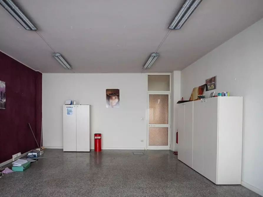Immagine 6 di Ufficio in affitto  a Carrara