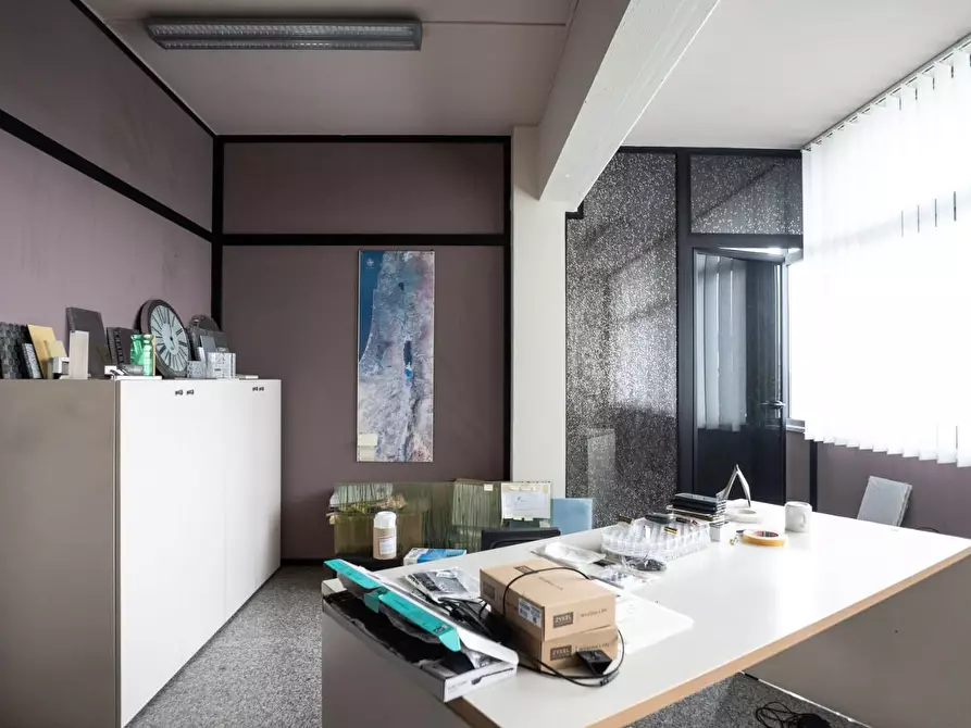 Immagine 3 di Ufficio in affitto  a Carrara