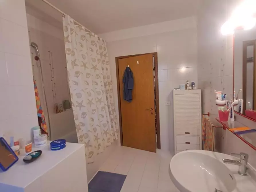 Immagine 35 di Appartamento in vendita  a Livorno