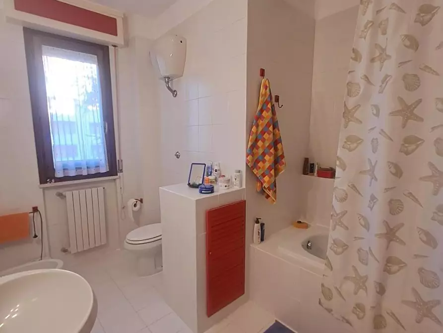 Immagine 34 di Appartamento in vendita  a Livorno