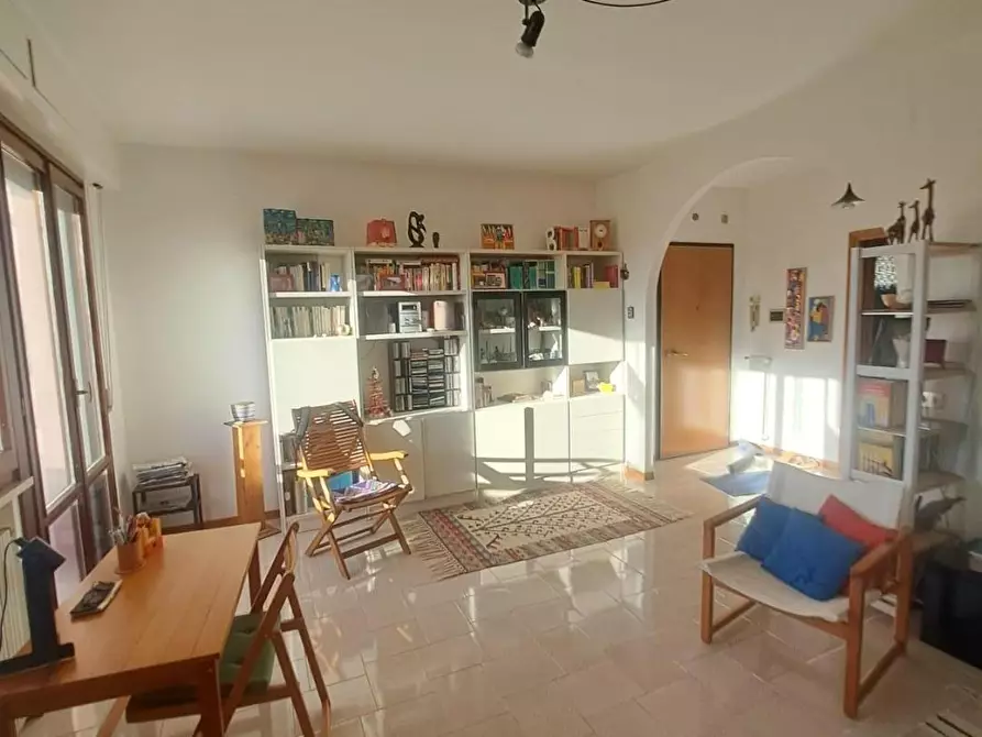 Immagine 3 di Appartamento in vendita  a Livorno