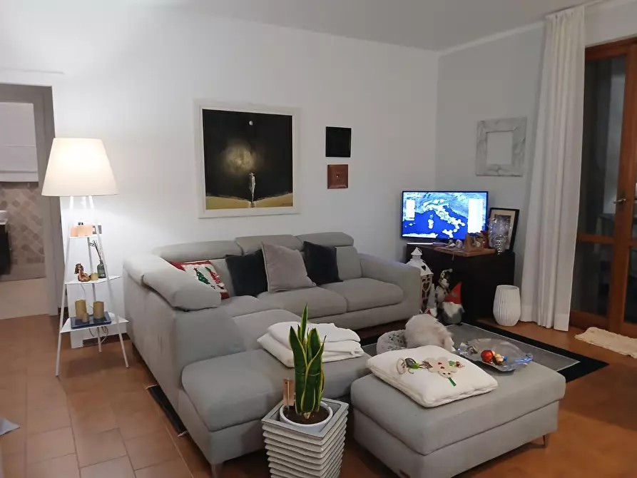 Immagine 3 di Appartamento in vendita  a Massa