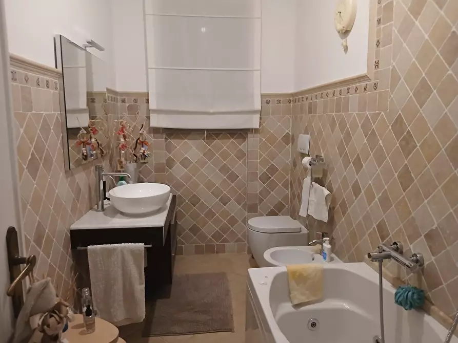 Immagine 9 di Appartamento in vendita  a Massa