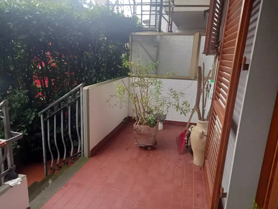 Immagine 2 di Appartamento in vendita  a Massa