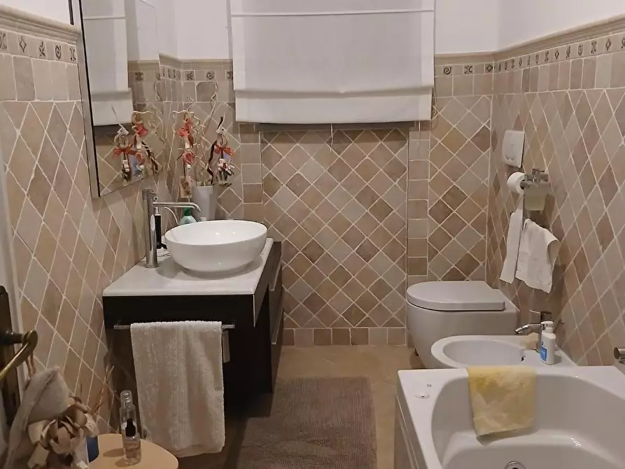 Immagine 10 di Appartamento in vendita  a Massa