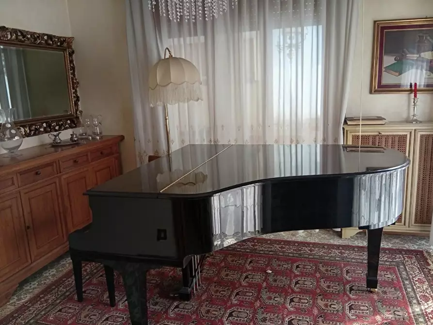 Immagine 7 di Villa in vendita  a Cascina