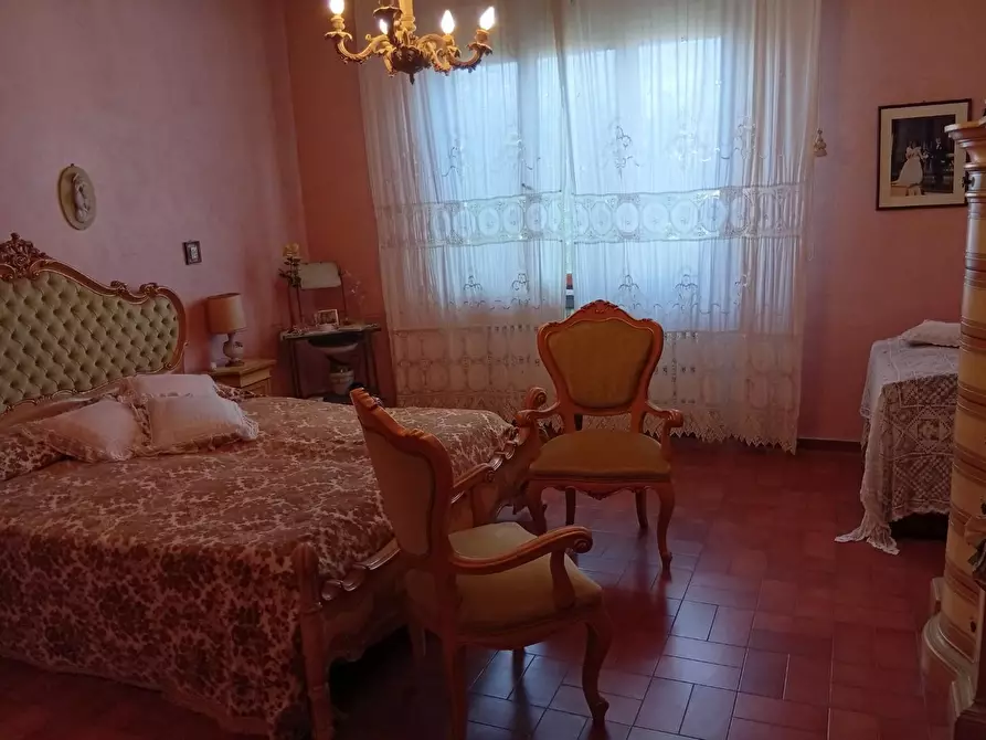 Immagine 8 di Villa in vendita  a Cascina