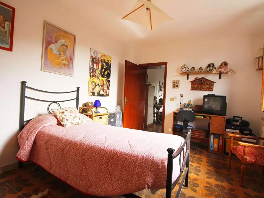 Immagine 5 di Casa colonica in vendita  a Vinci