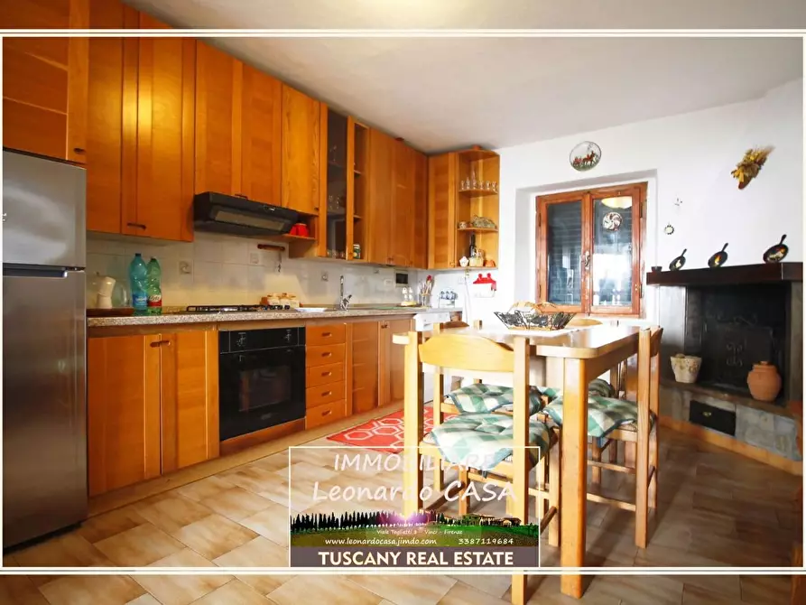 Immagine 2 di Casa colonica in vendita  a Vinci
