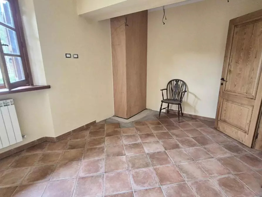 Immagine 51 di Casa colonica in vendita  a Camaiore