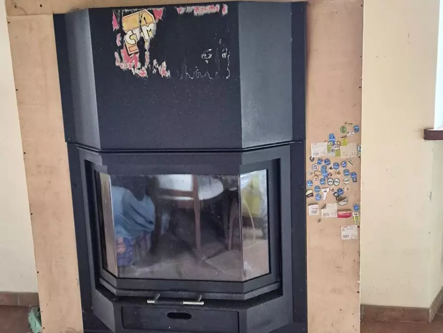 Immagine 7 di Casa colonica in vendita  a Camaiore