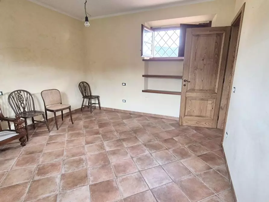 Immagine 61 di Casa colonica in vendita  a Camaiore