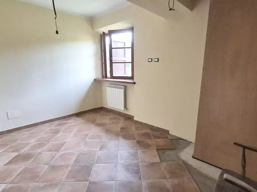 Immagine 48 di Casa colonica in vendita  a Camaiore