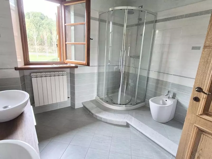 Immagine 38 di Casa colonica in vendita  a Camaiore