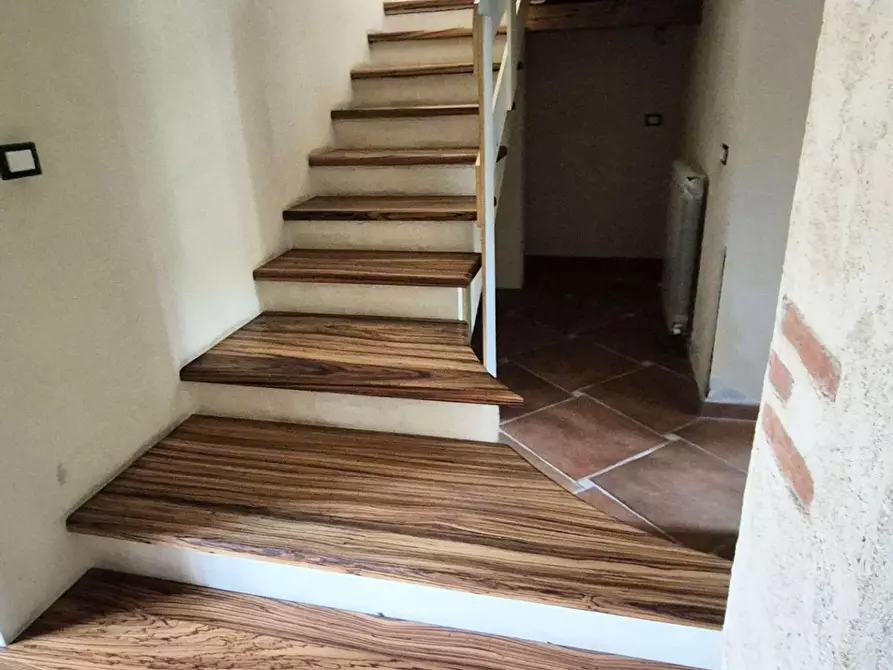 Immagine 22 di Casa colonica in vendita  a Camaiore