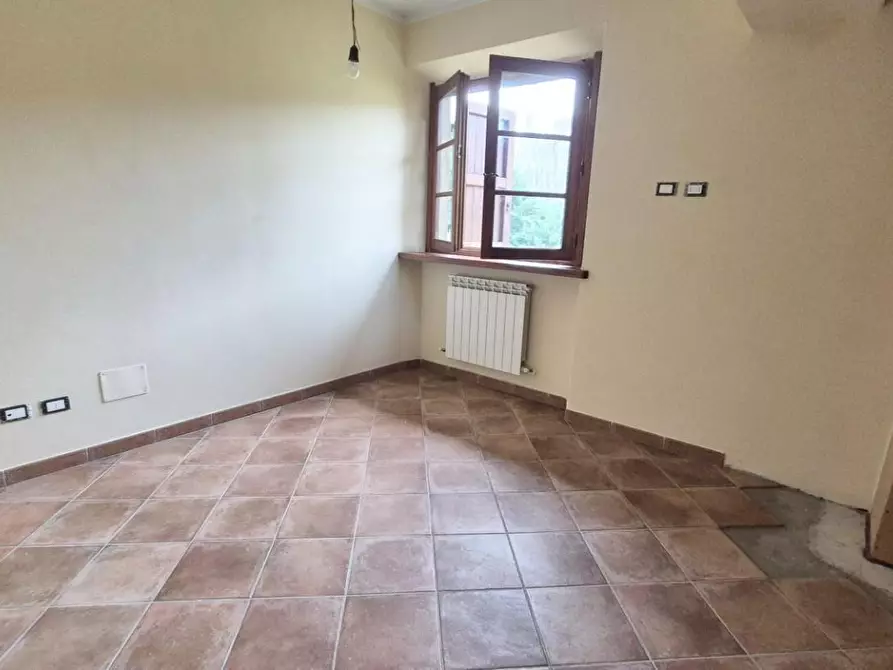 Immagine 49 di Casa colonica in vendita  a Camaiore