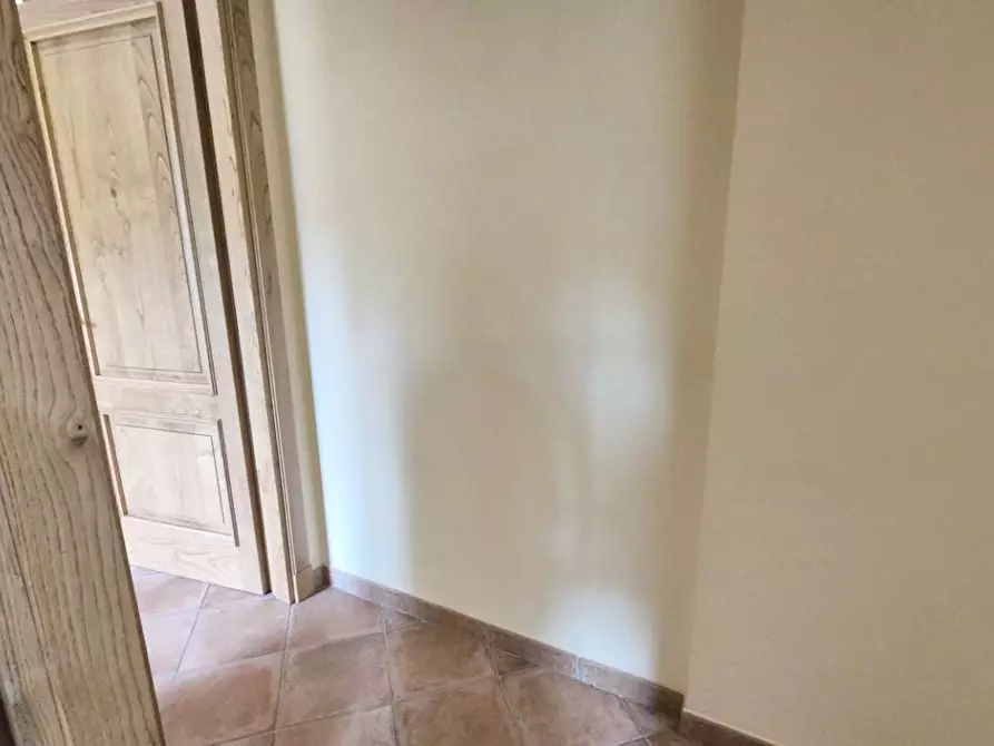 Immagine 56 di Casa colonica in vendita  a Camaiore