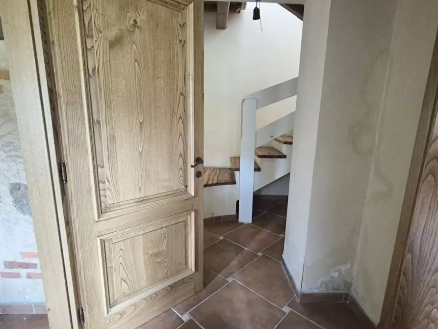 Immagine 20 di Casa colonica in vendita  a Camaiore