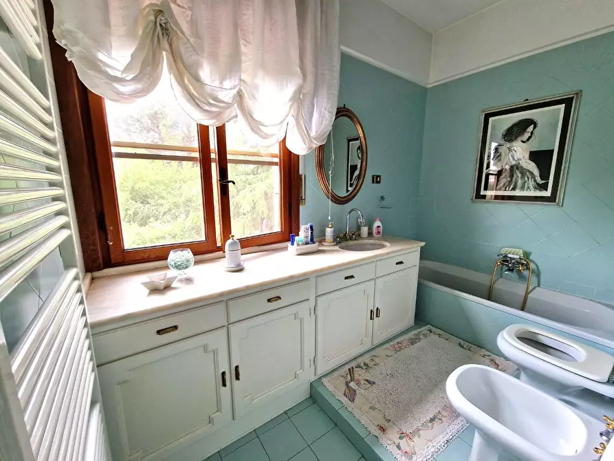 Immagine 22 di Villa in vendita  a Lucca