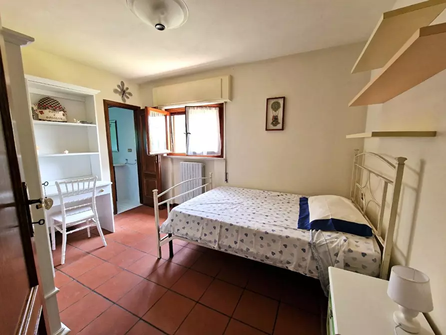 Immagine 36 di Villa in vendita  a Lucca