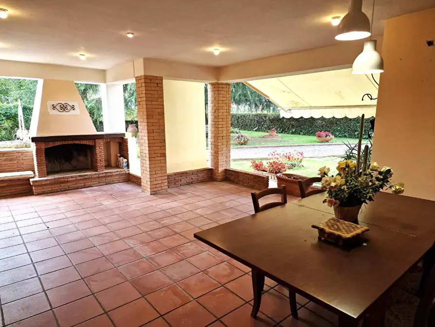 Immagine 24 di Villa in vendita  a Lucca