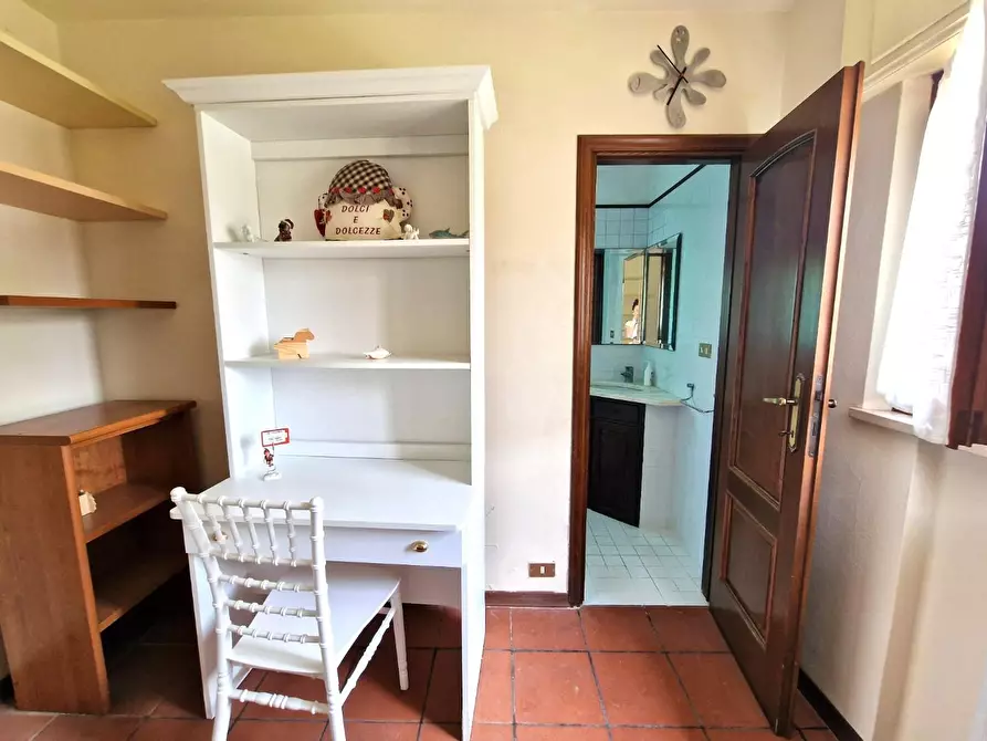 Immagine 16 di Villa in vendita  a Lucca