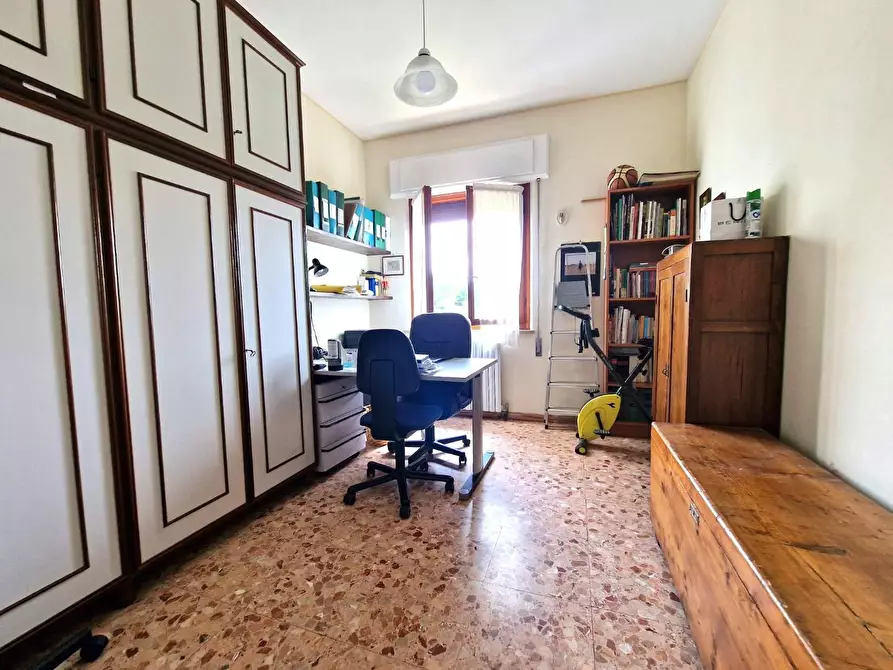 Immagine 21 di Villa in vendita  a Lucca