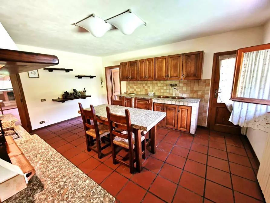 Immagine 30 di Villa in vendita  a Lucca