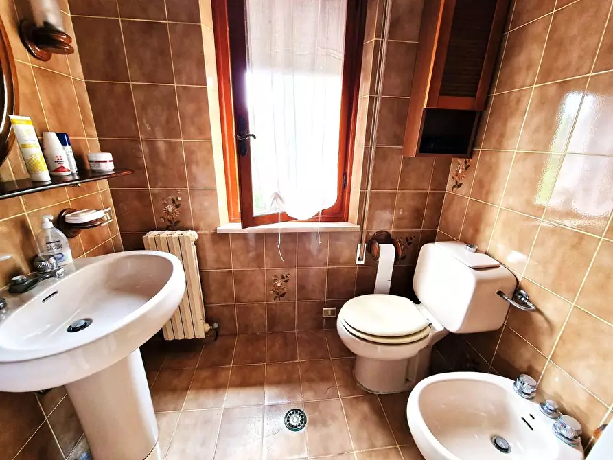 Immagine 23 di Villa in vendita  a Lucca