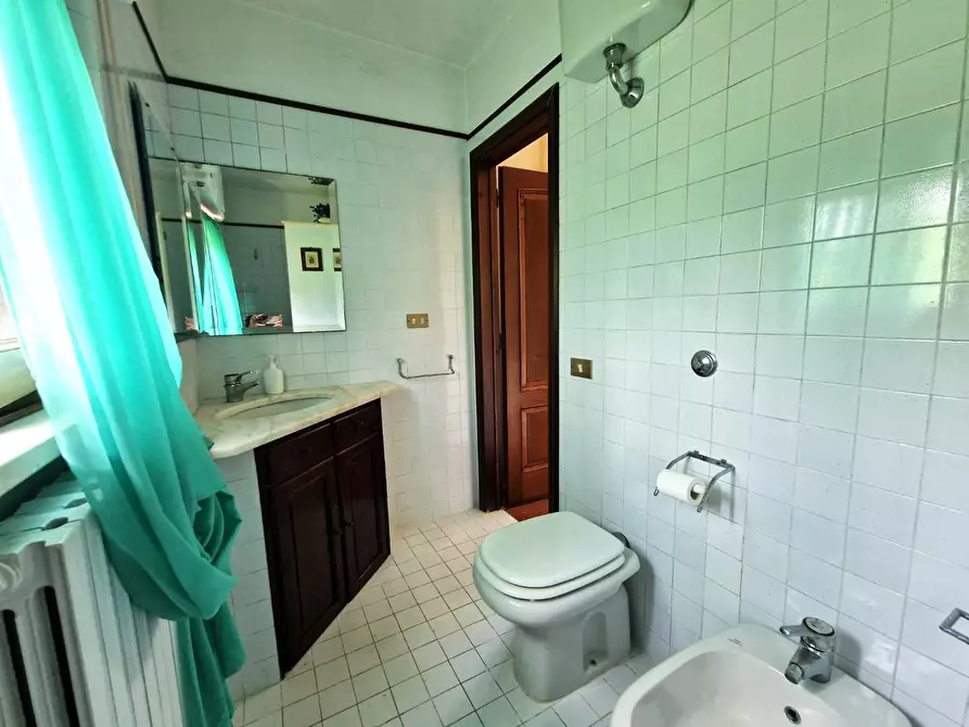 Immagine 17 di Villa in vendita  a Lucca