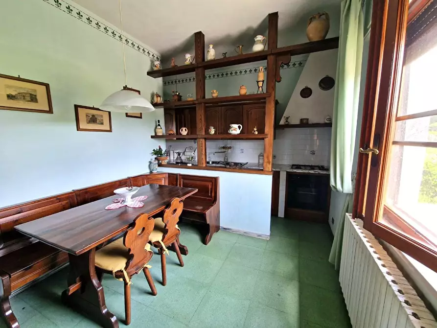 Immagine 8 di Villa in vendita  a Lucca