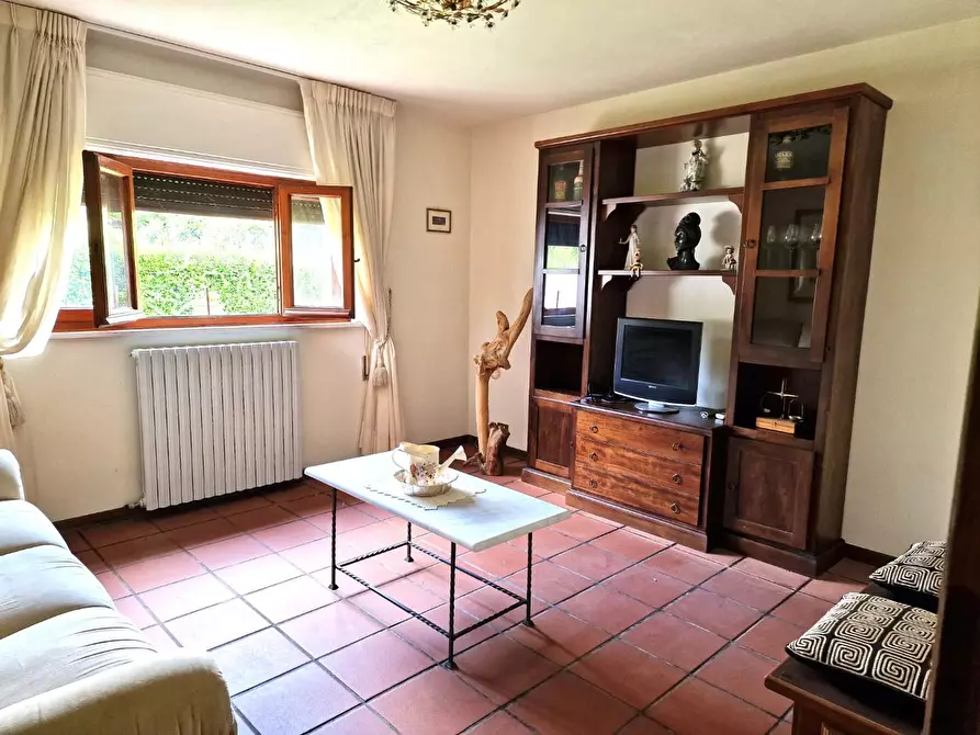 Immagine 33 di Villa in vendita  a Lucca