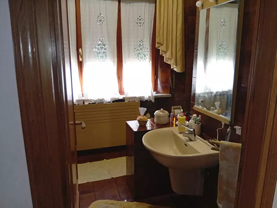 Immagine 9 di Casa indipendente in vendita  a Cascina