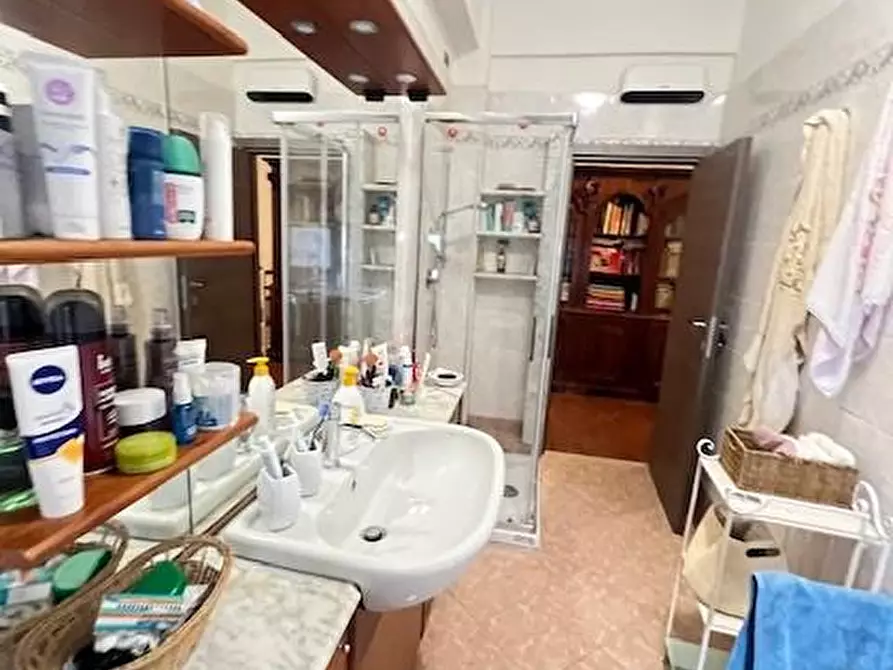 Immagine 17 di Appartamento in vendita  a Poggibonsi