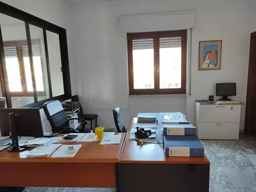 Immagine 7 di Attività artigianale in vendita  a Massa