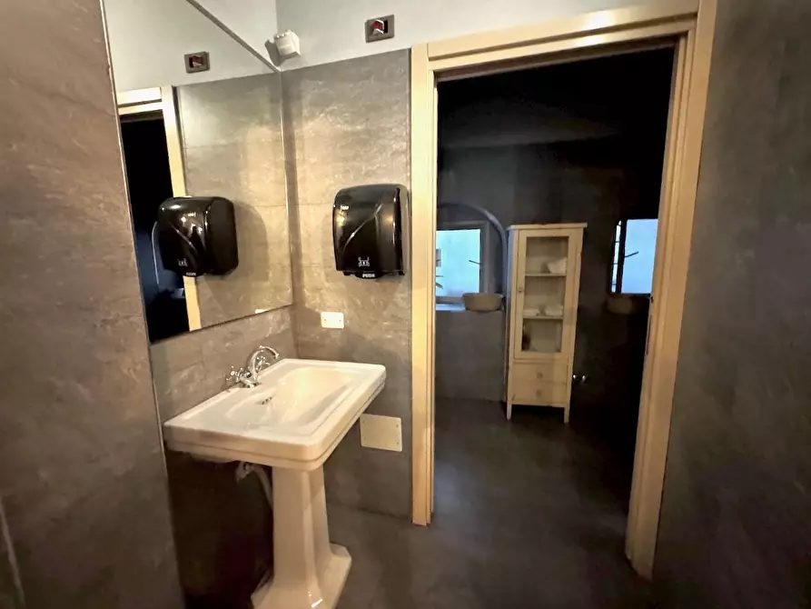 Immagine 13 di Bar / Ristorante in vendita  a Pisa