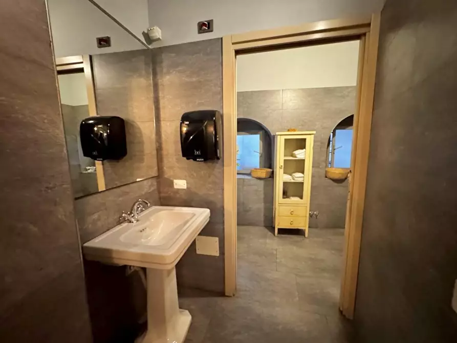 Immagine 12 di Bar / Ristorante in vendita  a Pisa