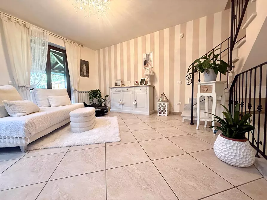 Immagine 19 di Villetta a schiera in vendita  a Massa