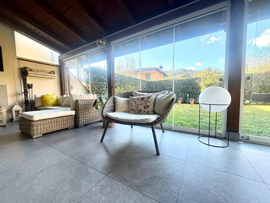 Immagine 9 di Villetta a schiera in vendita  a Massa