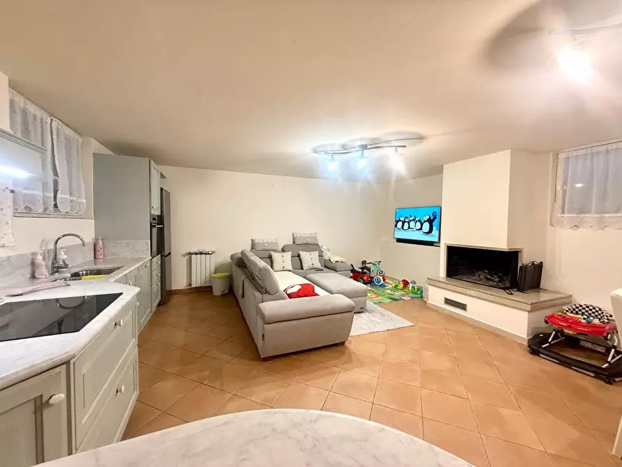 Immagine 10 di Villetta a schiera in vendita  a Massa