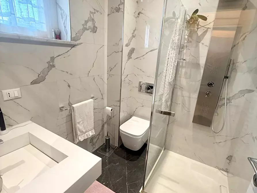 Immagine 20 di Villetta a schiera in vendita  a Massa