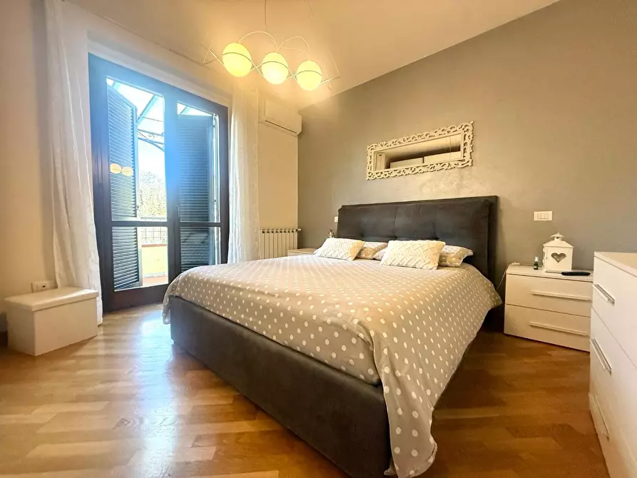 Immagine 27 di Villetta a schiera in vendita  a Massa