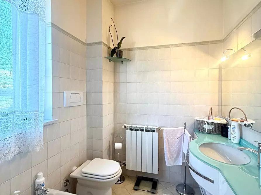 Immagine 31 di Villetta a schiera in vendita  a Massa