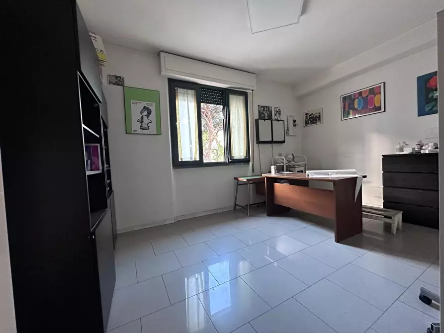 Immagine 7 di Locale commerciale in vendita  a Pisa