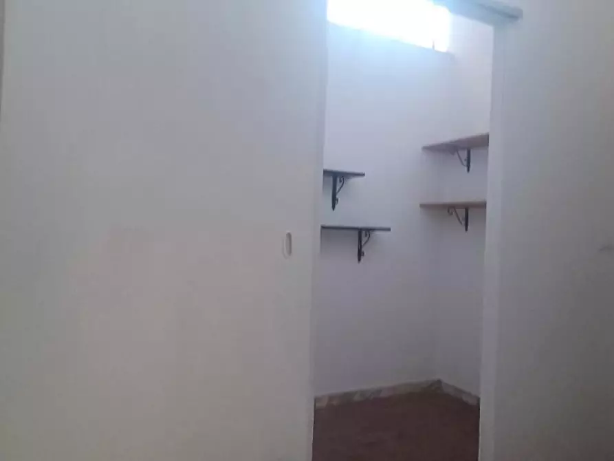 Immagine 3 di Locale commerciale in affitto  a Massa