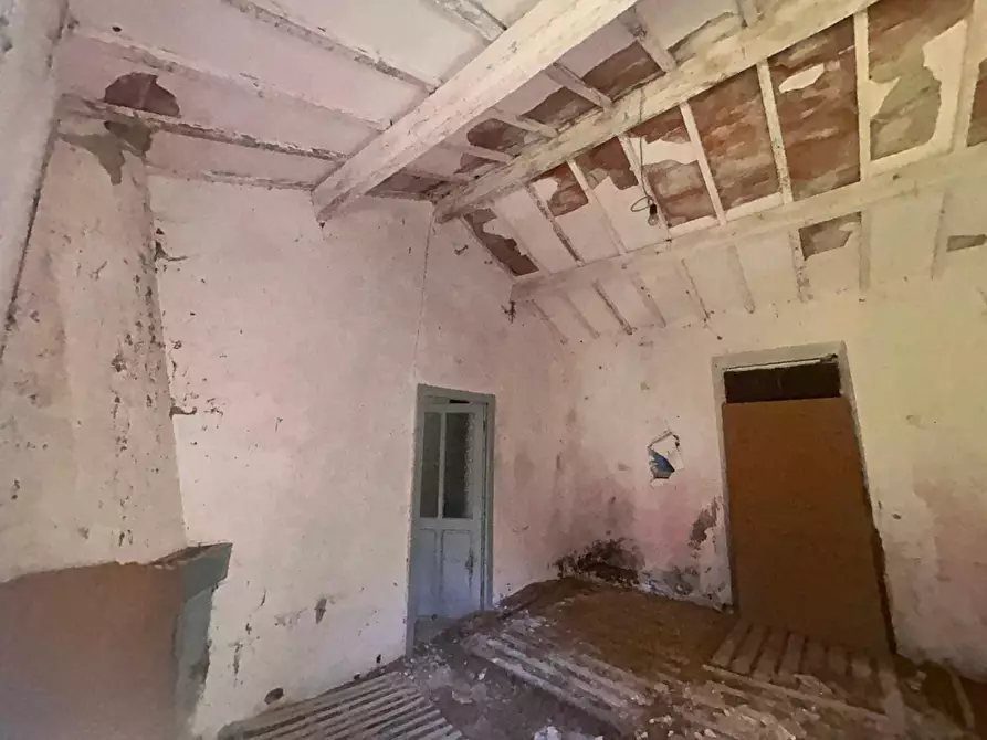 Immagine 25 di Casa colonica in vendita  a Luogosanto